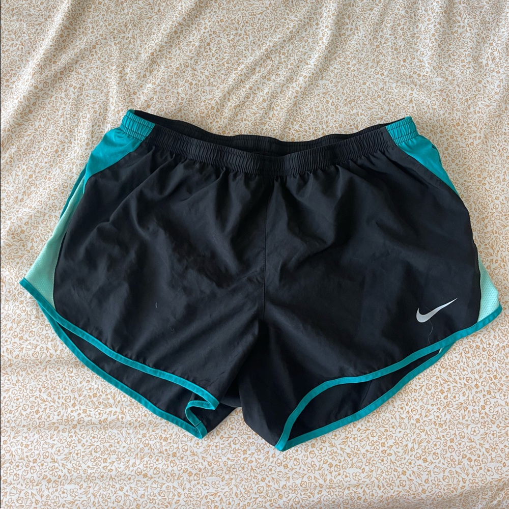 Nike running shorts size XL